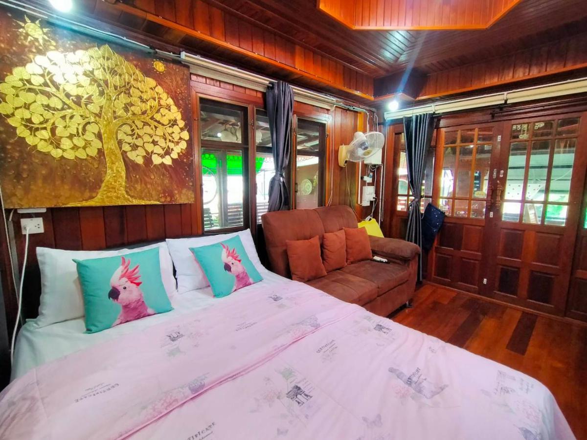Ruenthip Homestay Bangkok Exteriör bild