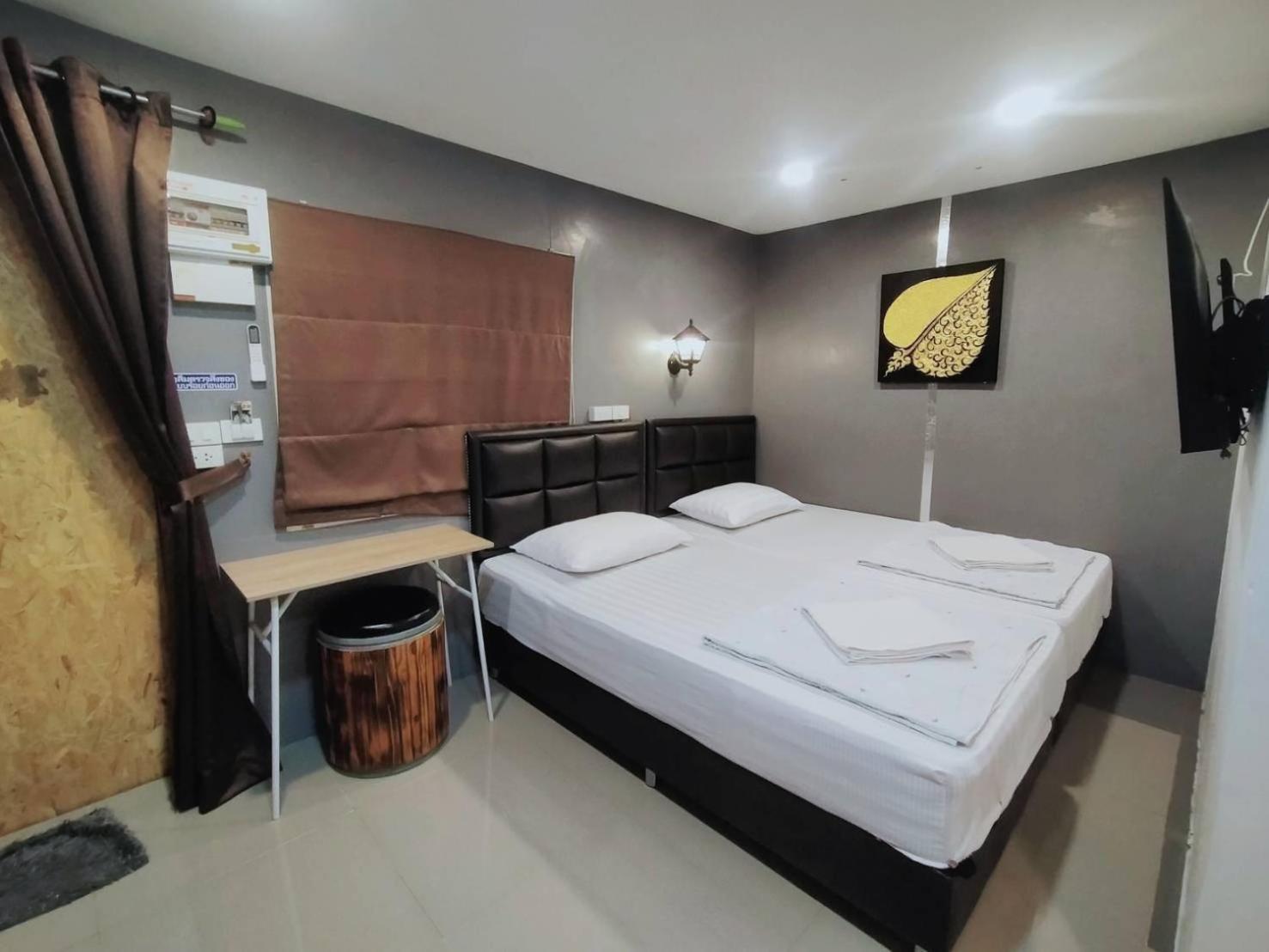 Ruenthip Homestay Bangkok Exteriör bild