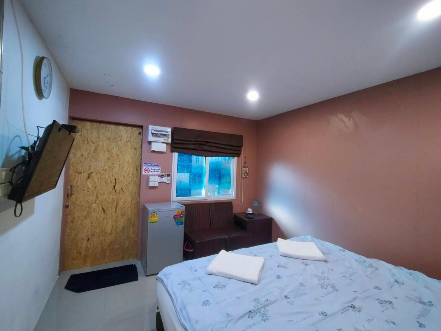 Ruenthip Homestay Bangkok Exteriör bild